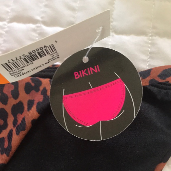 Cheetah bikini! - Picture 4 of 6